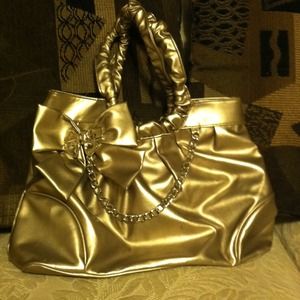 Metallic XOXO bag with bow