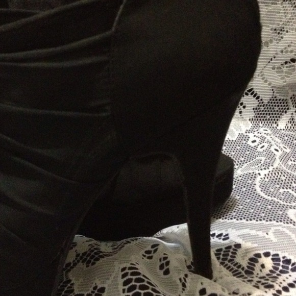 Beautiful Shoes - Picture 3 of 3