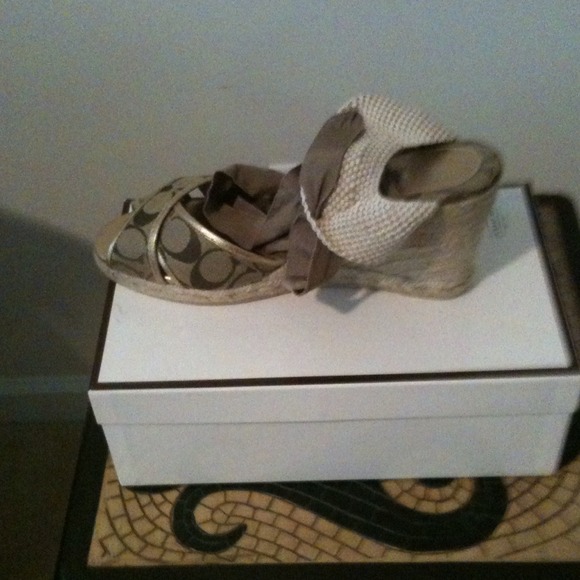 Sold!!! - Picture 1 of 4