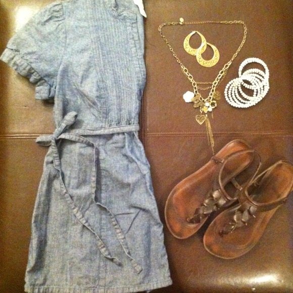 Maternity blouse.