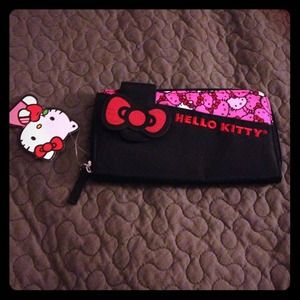 Hello Kitty Wallet. New with tag.