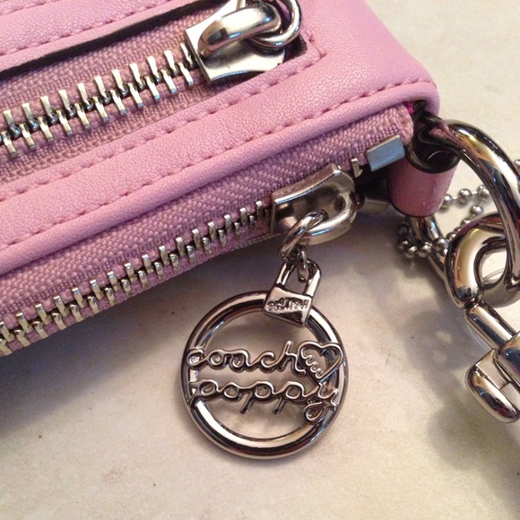 !!SOLD!! Coach Poppy Signature Cross Body Bag NWT - Picture 2 of 4