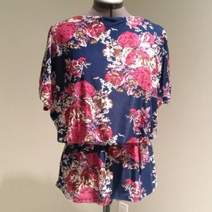 Floral blousy top