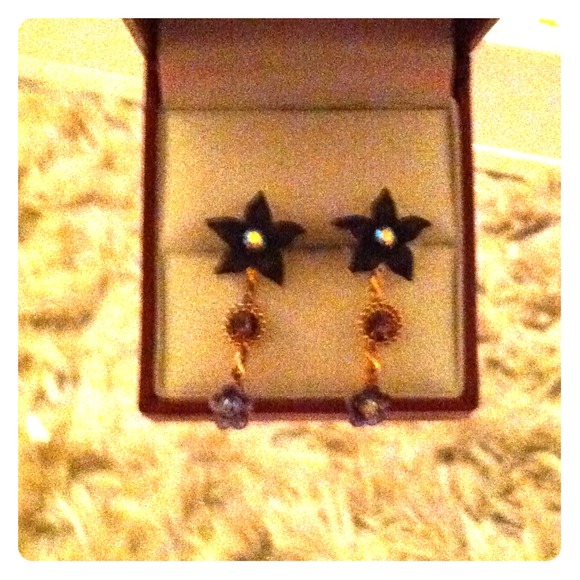 Gold and purple dangling earrings