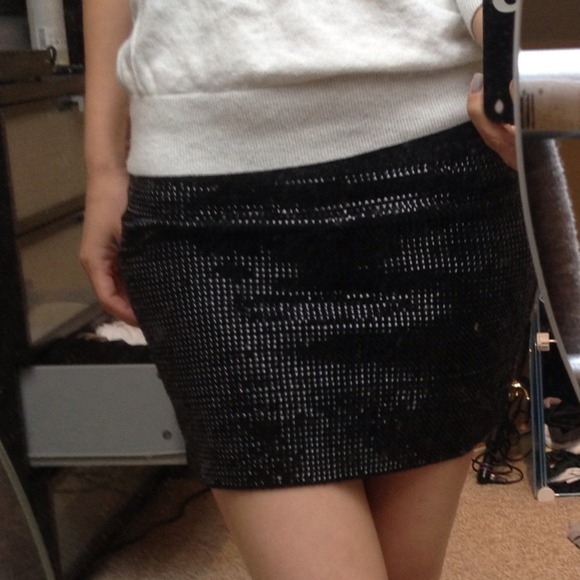 Dresses & Skirts - ❌NOT AVAILABLE❌ Black Textured Skirt