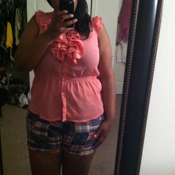 Cute plaid shorts worn once. Excellent condition!
