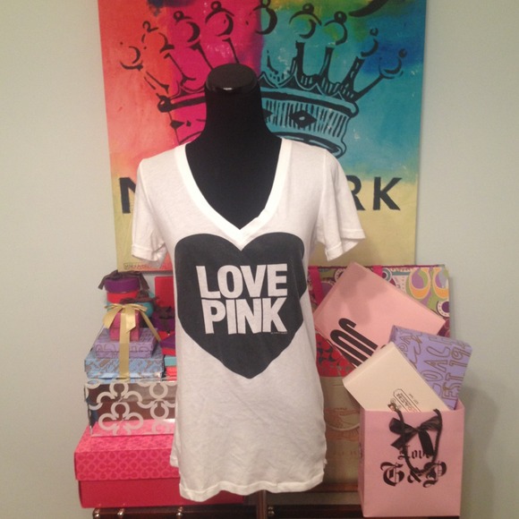 ❌Sold❌Victoria's Secret PINK Heart Tee