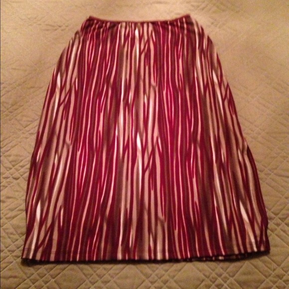 Light and flattering skirt💃