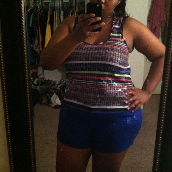 Brand new tank!!! And blue shorts. Bundle up for 2