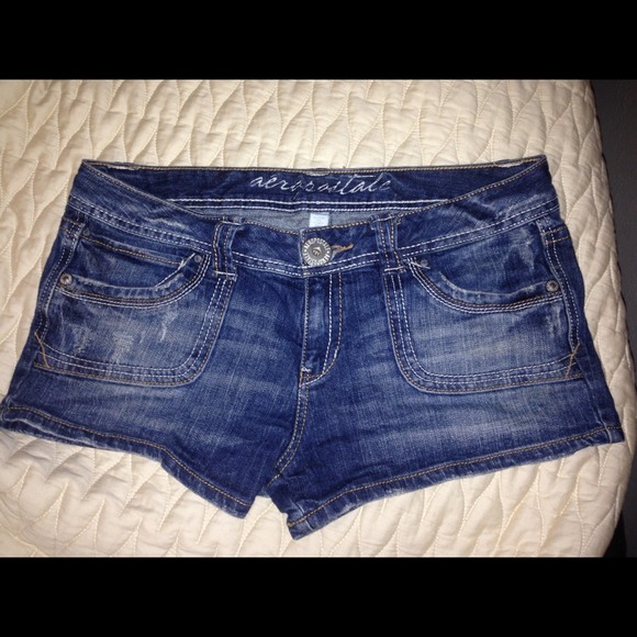 Aéropostale shorts!