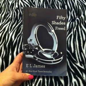 Fifty shades freed by EL James🇺🇸4th of July sale