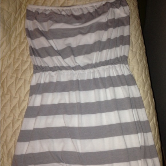 Old navy strapless summer dress!