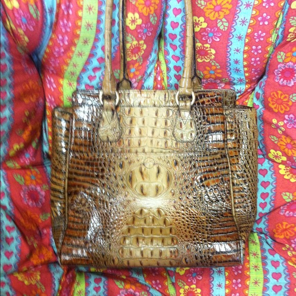 Brahmin purse!!! Like new - Picture 2 of 3