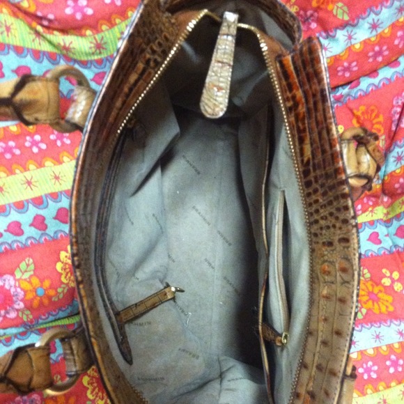 Brahmin purse!!! Like new - Picture 3 of 3