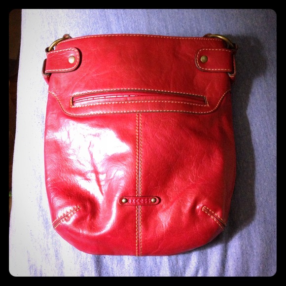 LEATHER SLING BAG