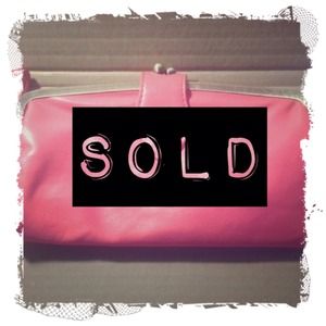 Super cute peach/coral pink clutch!