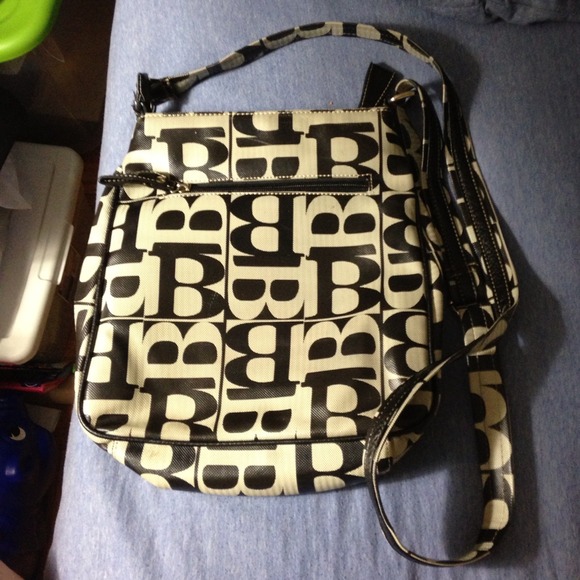 SLING BAG ❤REDUCED❤ - Picture 3 of 3