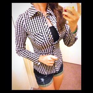 🎀Guess women's plaid shirt🎀
