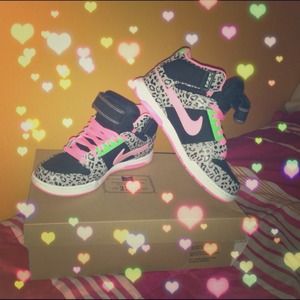✨💕RESERVED!!!!💕✨ Nike Air
