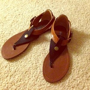 BUNDLED Black and brown sandals