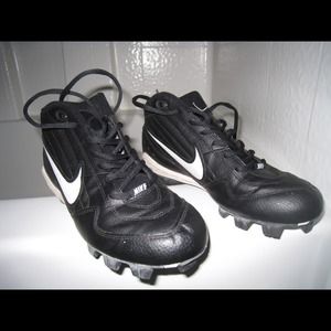 Nike football cleats💜reserved💜