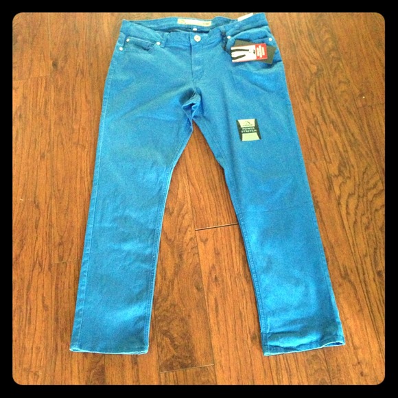 🚫Sold in bundle🚫 Electric Blue Skinny Jeans