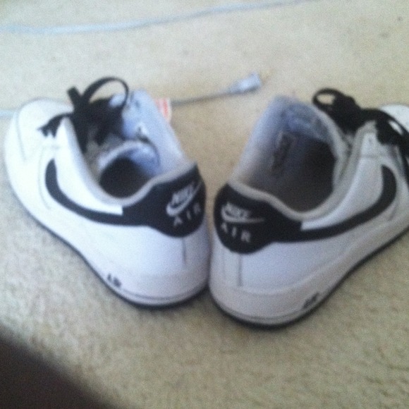 A pair of forces - Picture 3 of 3