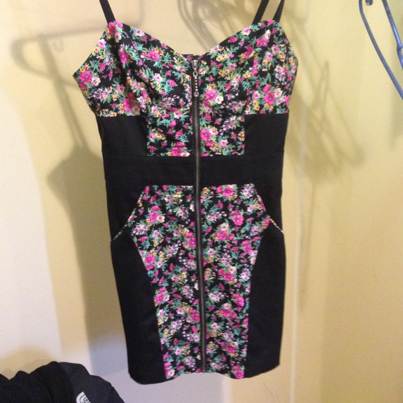 Guess sexy black/flowers dress