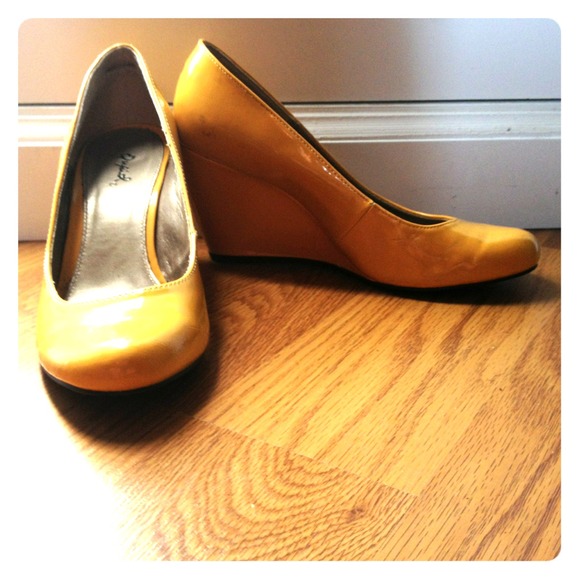 Yellow Wedges