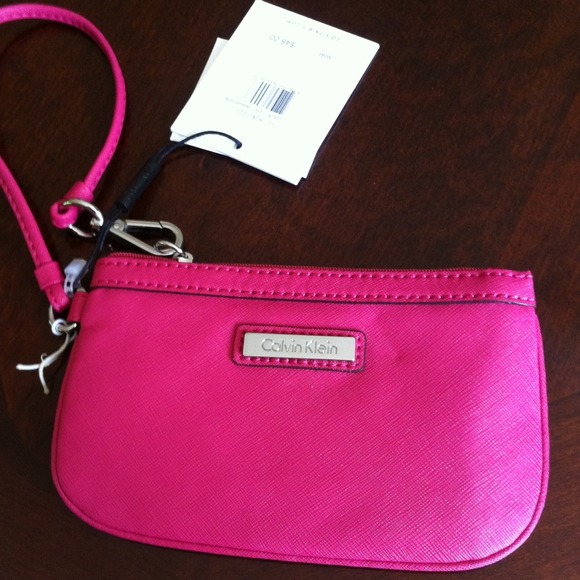 💕💕CK Mini leather  Pochette💕💕 - Picture 1 of 3