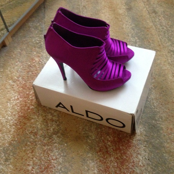 ALDO Shoes - Aldo Mickolick in BRIGHT Fuschia