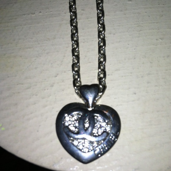 SOLDD Chanel necklace!