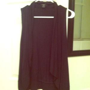 Worn once Forever 21 black vest size S/P