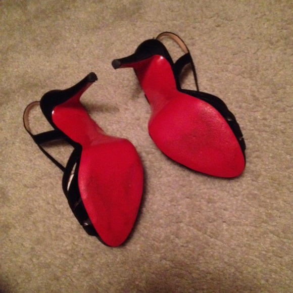Additional pictures of Christian Louboutin heels. - Picture 3 of 4
