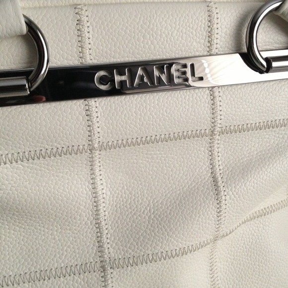 ❌SOLD❌ Chanel Quilted Satchel in White - Picture 3 of 4