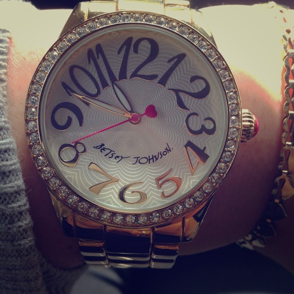 Betsey Johnson gold watch 💗