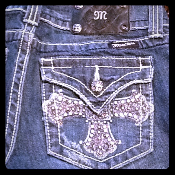 Miss Me Cross pocket jeans!