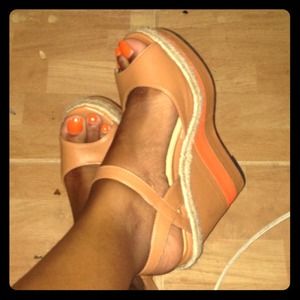 Comfortable wedge sandals..