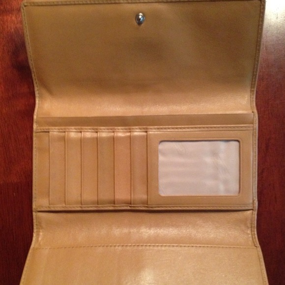 REDUCED AUTHENTIC COACH WALLET £ BONUS CHECKBOOK! - Picture 2 of 4