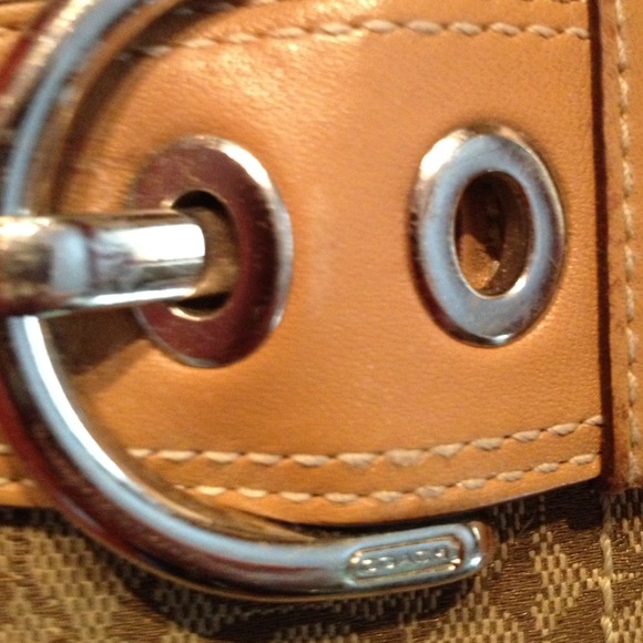 REDUCED AUTHENTIC COACH WALLET £ BONUS CHECKBOOK! - Picture 3 of 4