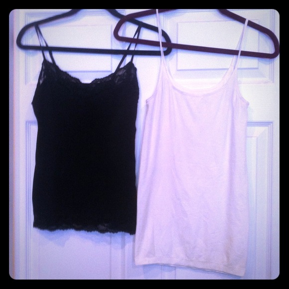 COMBO black and white cami's