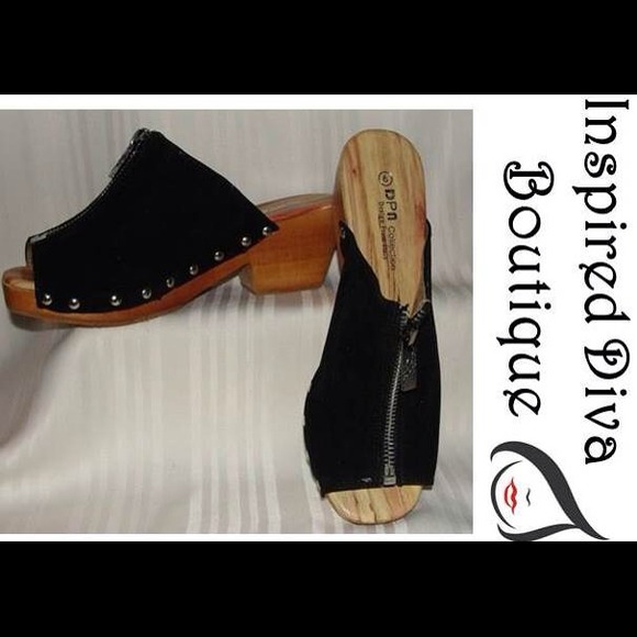 ***Bundle** Super cute sandals with DKNY shorts.