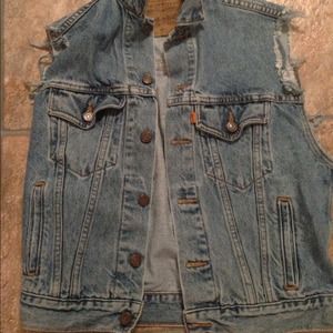Levis Denim Sleeveless Vest! Vintage!!! $25