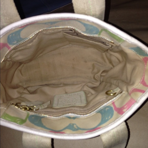 Authentic coach - Picture 2 of 2