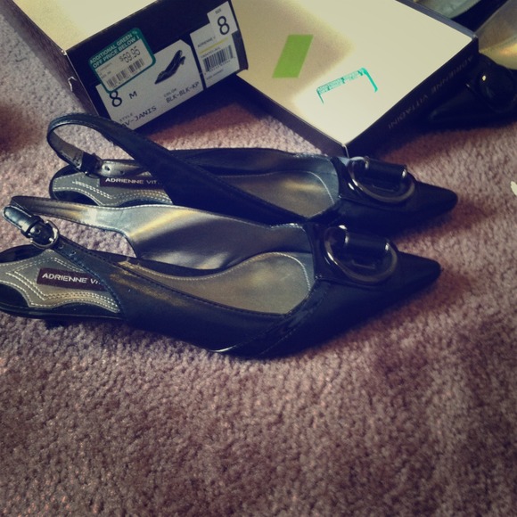 Adrienne Vittadini black heel sandals size 8