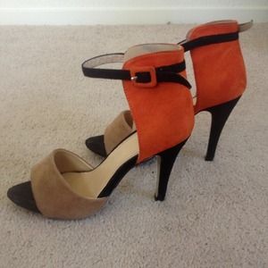 ❌❌SOLD❌❌Color block pumps