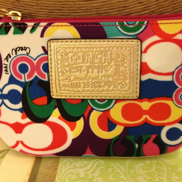 💥💥SOLD💥💥🎉🎉HOST PICK 8/28 🎉🎉Coach Wristlet