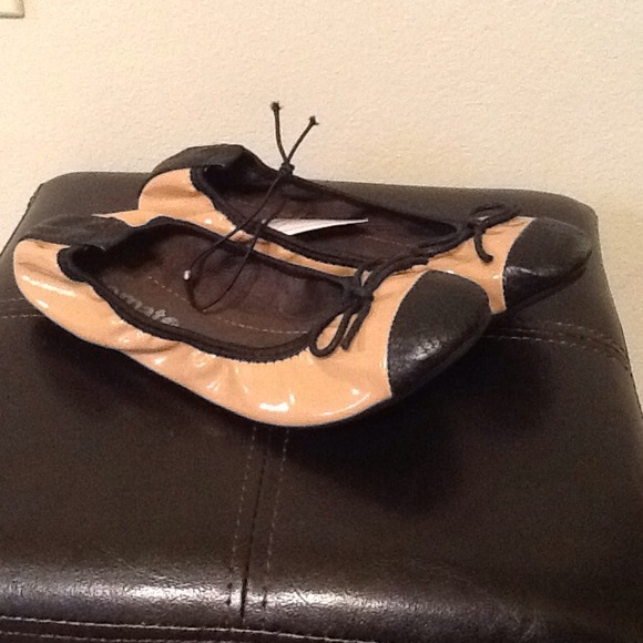 Black & Nude ballet flats **REDUCED w/PayPal**