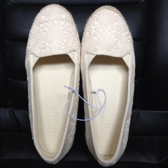 Forever21 white flats - Picture 2 of 4
