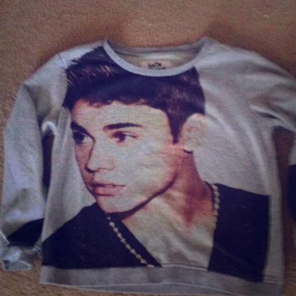 Justin bieber sweatshirt bought @ concert.